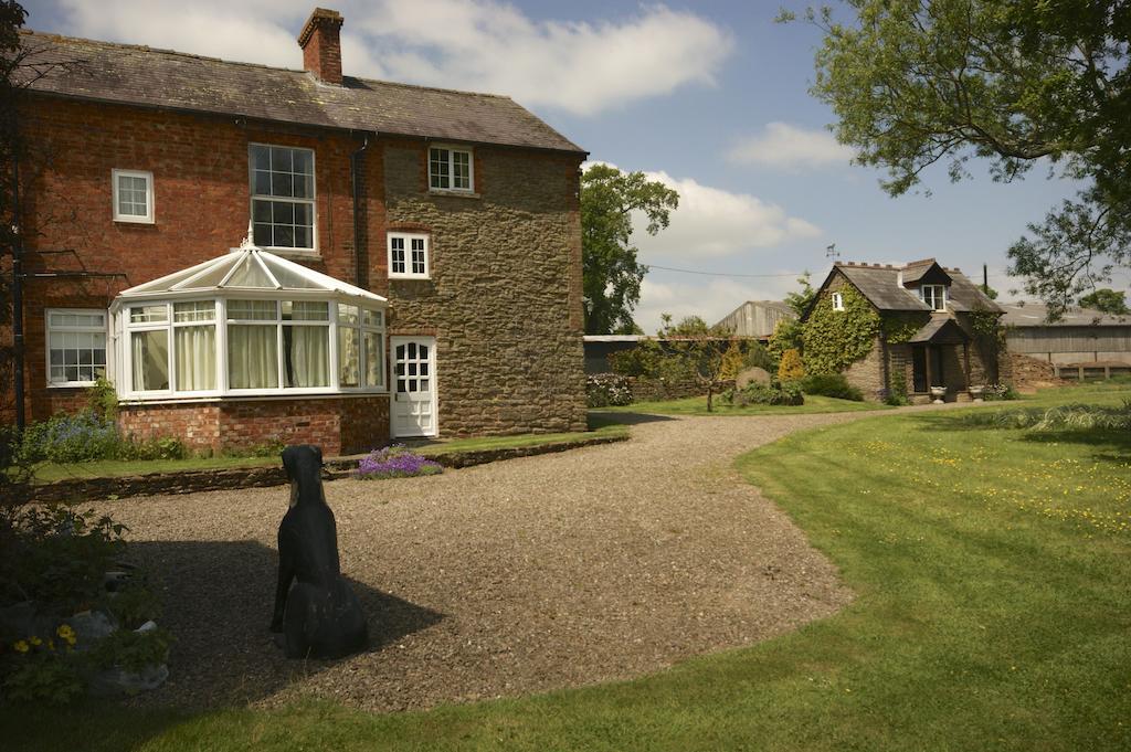 Hills Farm Bed & Breakfast Leominster Exterior foto